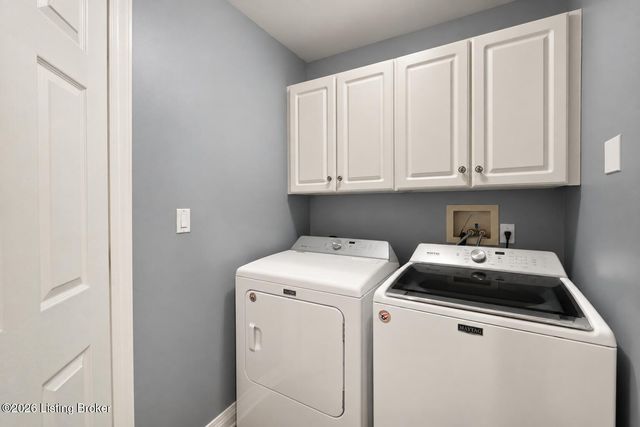 305 Westgate Terrace Ct, Louisville, KY 40207