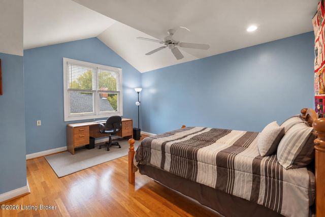 305 Westgate Terrace Ct, Louisville, KY 40207