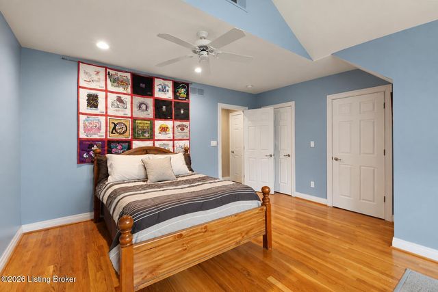 305 Westgate Terrace Ct, Louisville, KY 40207