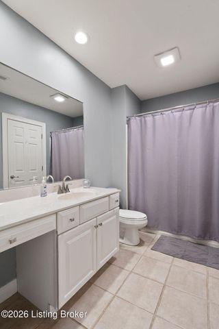 305 Westgate Terrace Ct, Louisville, KY 40207