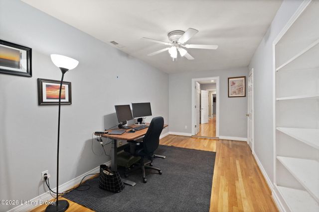 305 Westgate Terrace Ct, Louisville, KY 40207