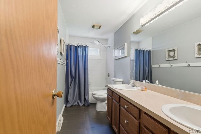 8220 Penstock, Manlius, NY 13104