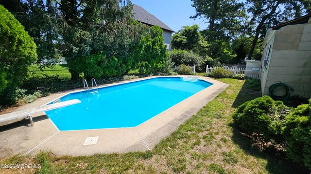 133 Yale Drive, Lakewood, NJ 08701