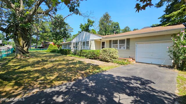 133 Yale Drive, Lakewood, NJ 08701