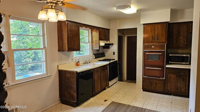 133 Yale Drive, Lakewood, NJ 08701
