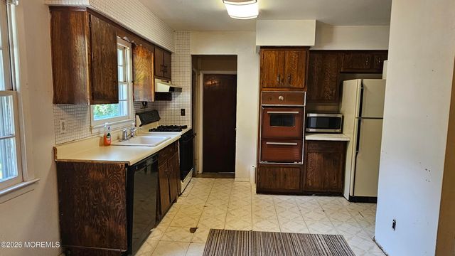 133 Yale Drive, Lakewood, NJ 08701