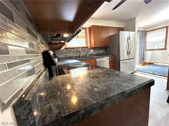 60 S Cleveland Avenue, Niles, OH 44446