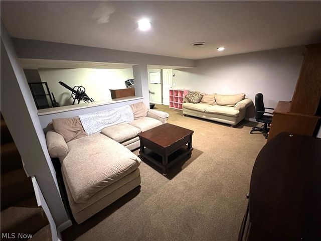 60 S Cleveland Avenue, Niles, OH 44446
