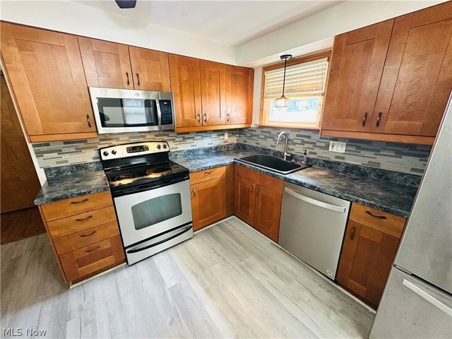 60 S Cleveland Avenue, Niles, OH 44446