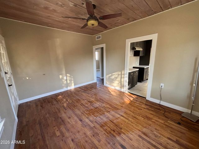 1044 E WHITTON Avenue, Phoenix, AZ 85014