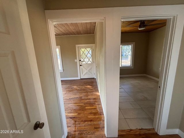 1044 E WHITTON Avenue, Phoenix, AZ 85014