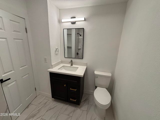 1044 E WHITTON Avenue, Phoenix, AZ 85014