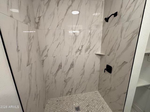 1044 E WHITTON Avenue, Phoenix, AZ 85014