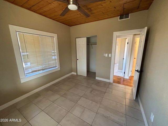 1044 E WHITTON Avenue, Phoenix, AZ 85014