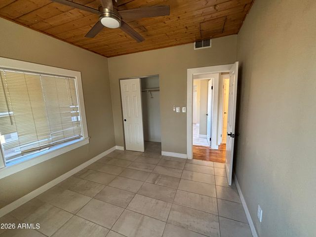 1044 E WHITTON Avenue, Phoenix, AZ 85014