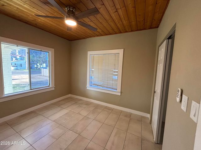 1044 E WHITTON Avenue, Phoenix, AZ 85014