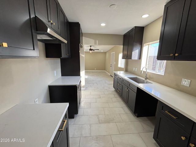 1044 E WHITTON Avenue, Phoenix, AZ 85014