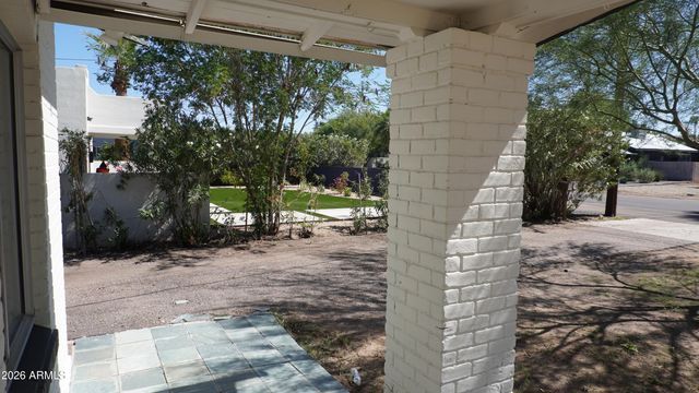 1044 E WHITTON Avenue, Phoenix, AZ 85014