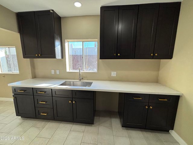 1044 E WHITTON Avenue, Phoenix, AZ 85014