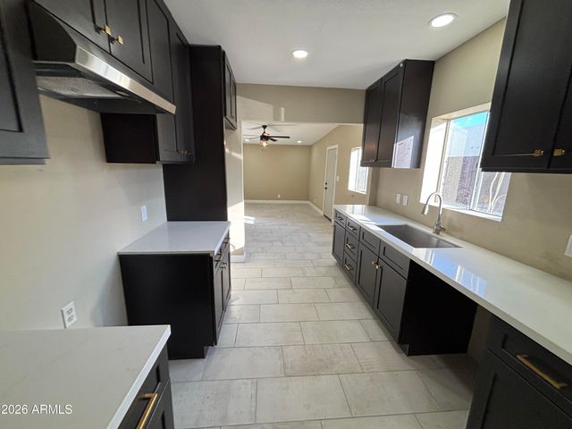 1044 E WHITTON Avenue, Phoenix, AZ 85014