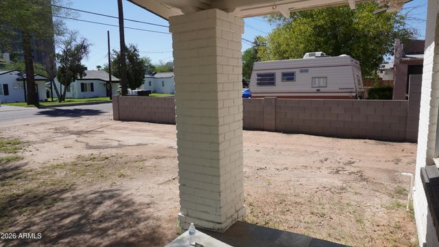 1044 E WHITTON Avenue, Phoenix, AZ 85014