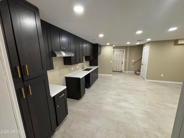 1044 E WHITTON Avenue, Phoenix, AZ 85014