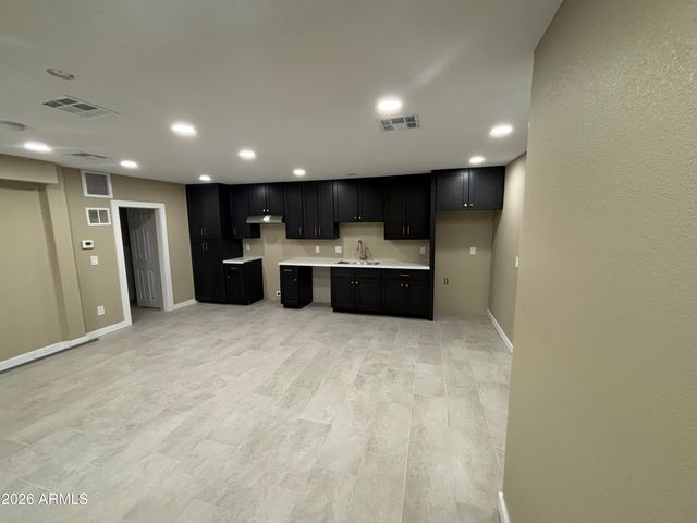 1044 E WHITTON Avenue, Phoenix, AZ 85014