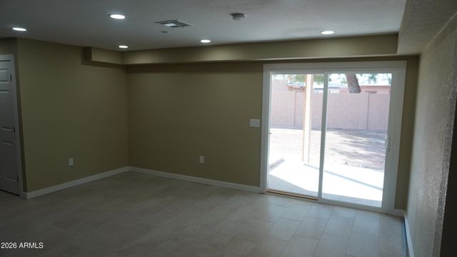 1044 E WHITTON Avenue, Phoenix, AZ 85014