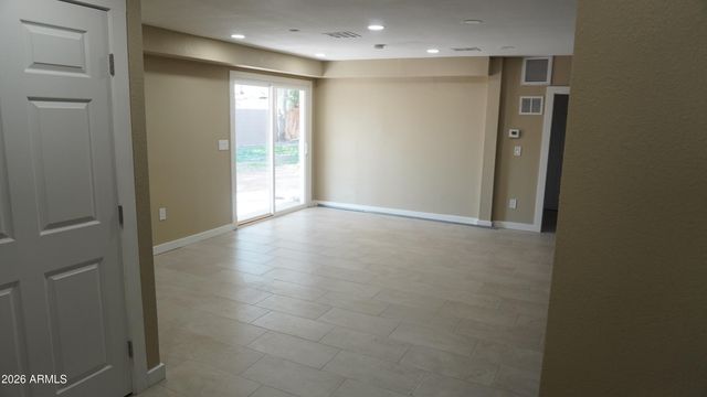 1044 E WHITTON Avenue, Phoenix, AZ 85014