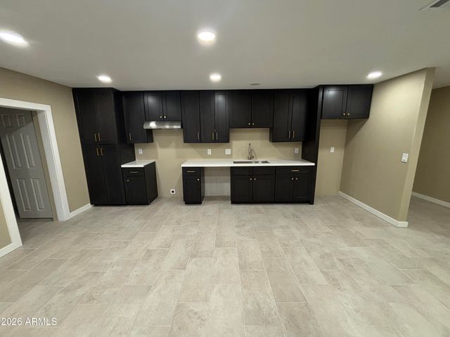 1044 E WHITTON Avenue, Phoenix, AZ 85014