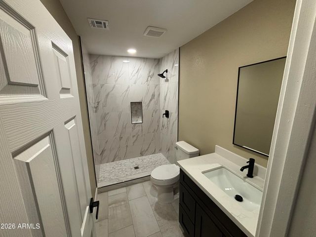 1044 E WHITTON Avenue, Phoenix, AZ 85014