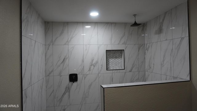 1044 E WHITTON Avenue, Phoenix, AZ 85014