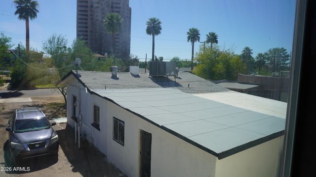 1044 E WHITTON Avenue, Phoenix, AZ 85014