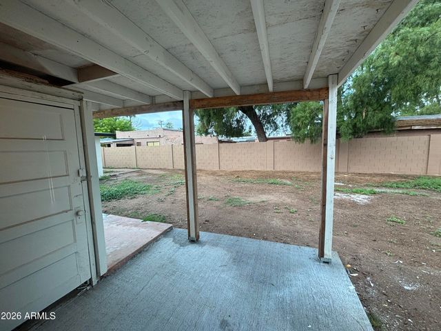 1044 E WHITTON Avenue, Phoenix, AZ 85014