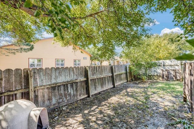 5213 E 20th St, Wichita, KS 67208