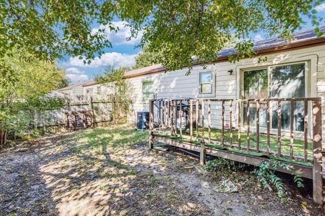 5213 E 20th St, Wichita, KS 67208