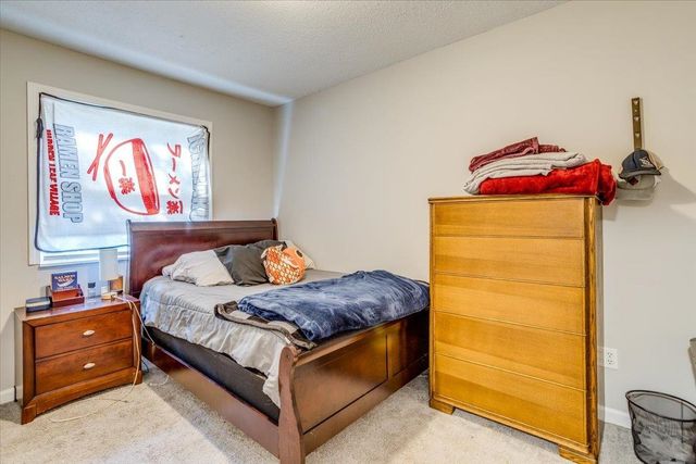 5213 E 20th St, Wichita, KS 67208