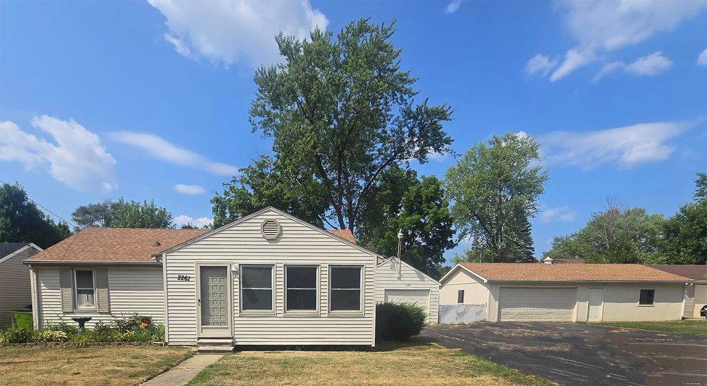 2261 Bradford Drive, Grand Blanc Twp, MI 48507