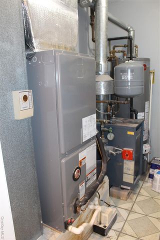 486 Daryl Drive 486, Medford, NY 11763