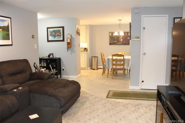 486 Daryl Drive 486, Medford, NY 11763