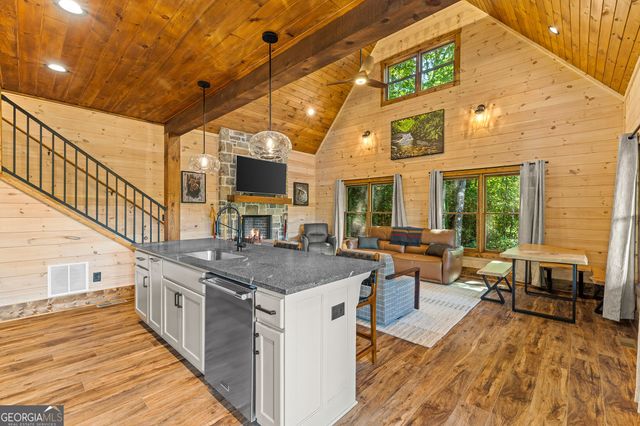 15662 Highway 197 N, Clarkesville, GA 30523