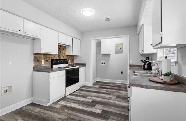 108 Kadens Kove, Magee, MS 39111