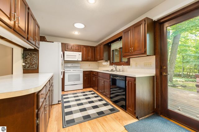 3862 N Trillium Drive, Leland, MI 49654