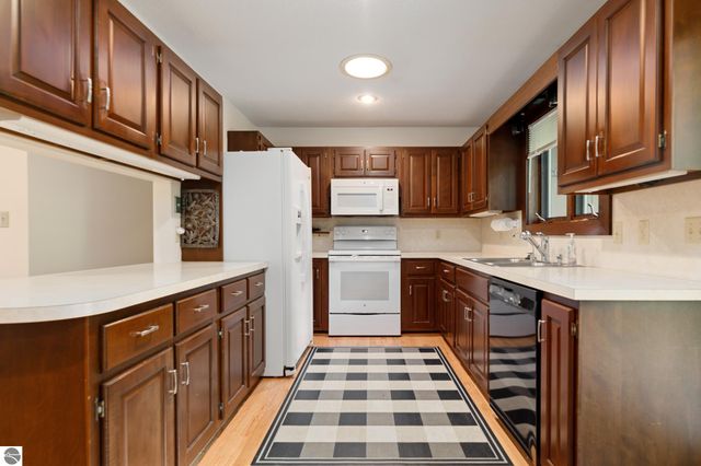 3862 N Trillium Drive, Leland, MI 49654