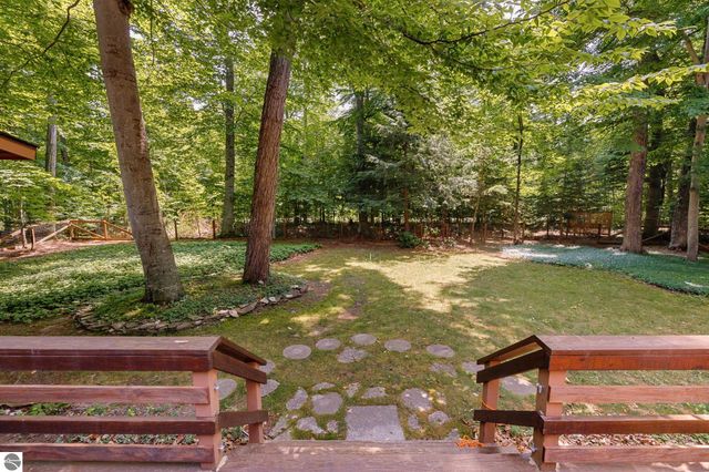 3862 N Trillium Drive, Leland, MI 49654