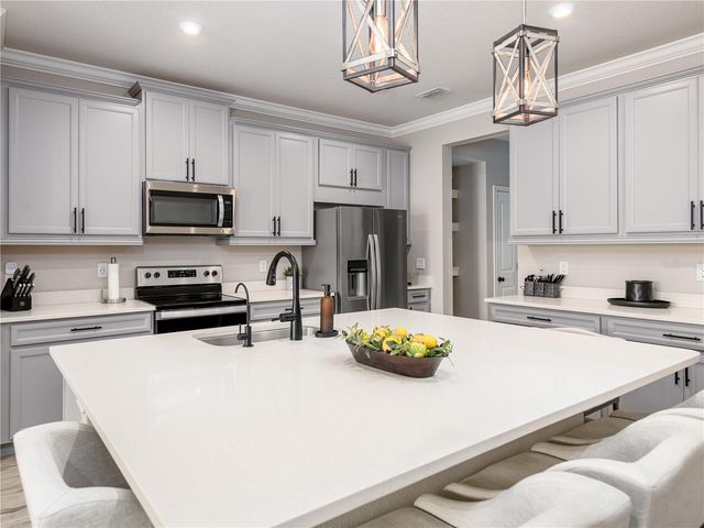 19319 BLUE POND DRIVE 22, Lutz, FL 33558