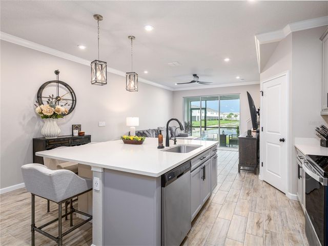 19319 BLUE POND DRIVE 22, Lutz, FL 33558