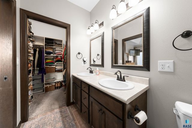 3833 S Attalia Ct Court, Sioux Falls, SD 57110