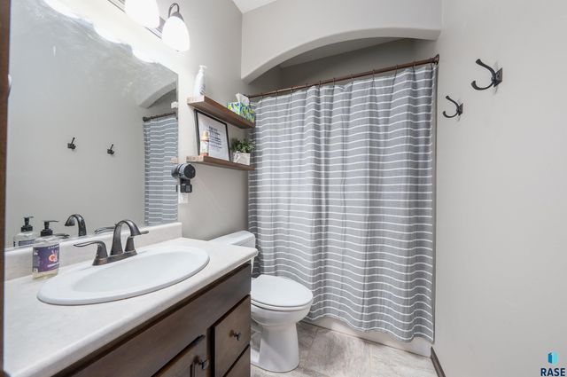 3833 S Attalia Ct Court, Sioux Falls, SD 57110