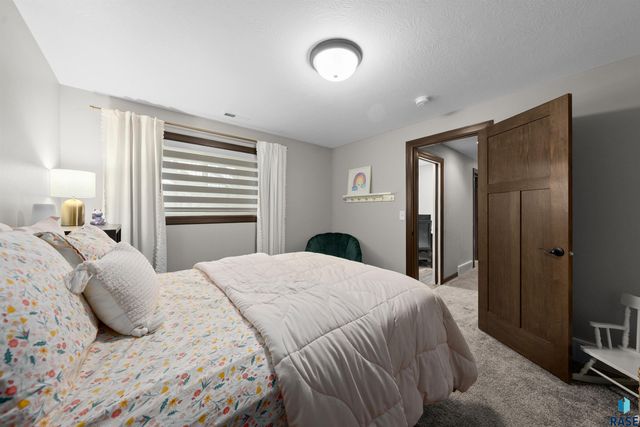 3833 S Attalia Ct Court, Sioux Falls, SD 57110